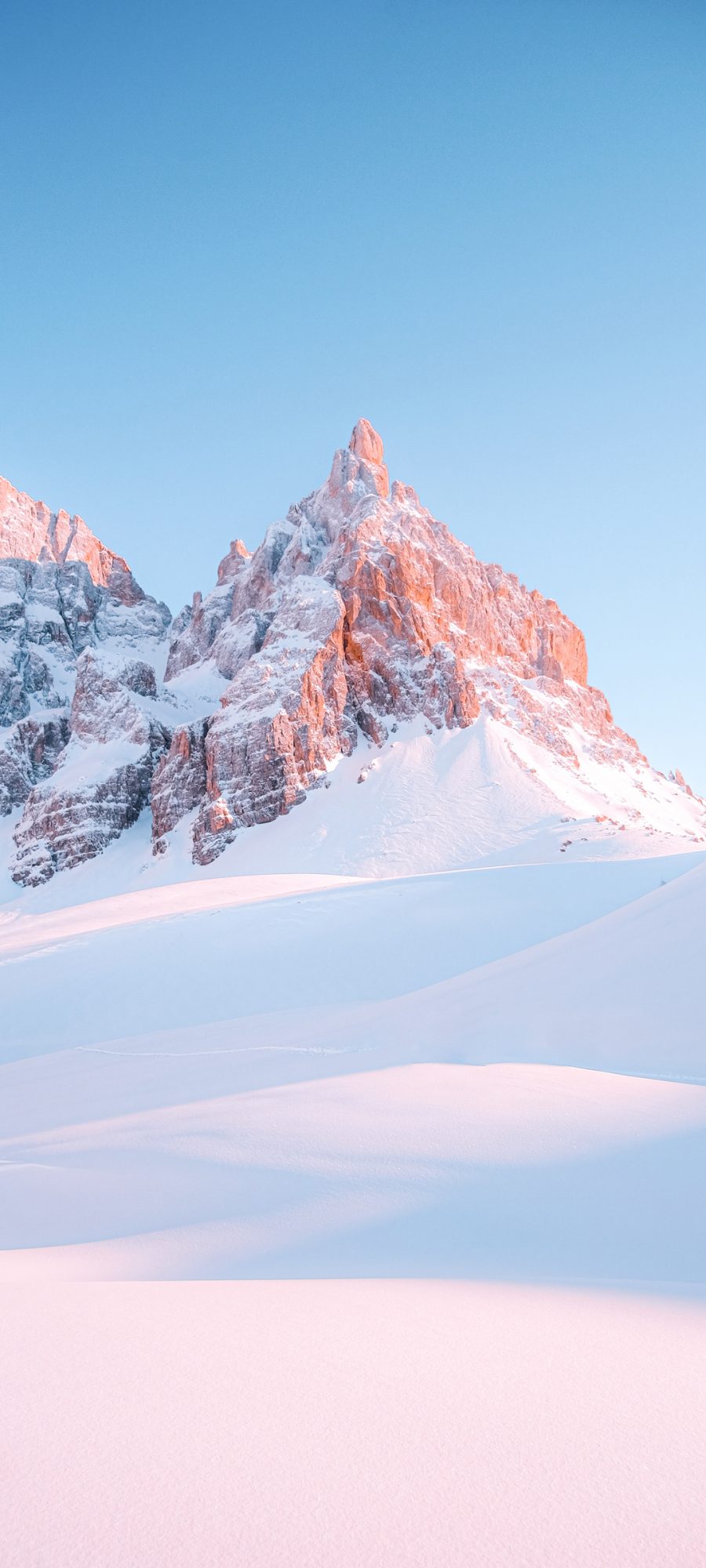 美丽好看的雪山风景全屏手机壁纸