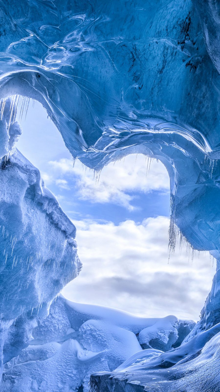 冰洞，雪山 冰天雪地 白云 唯美景色手机壁纸