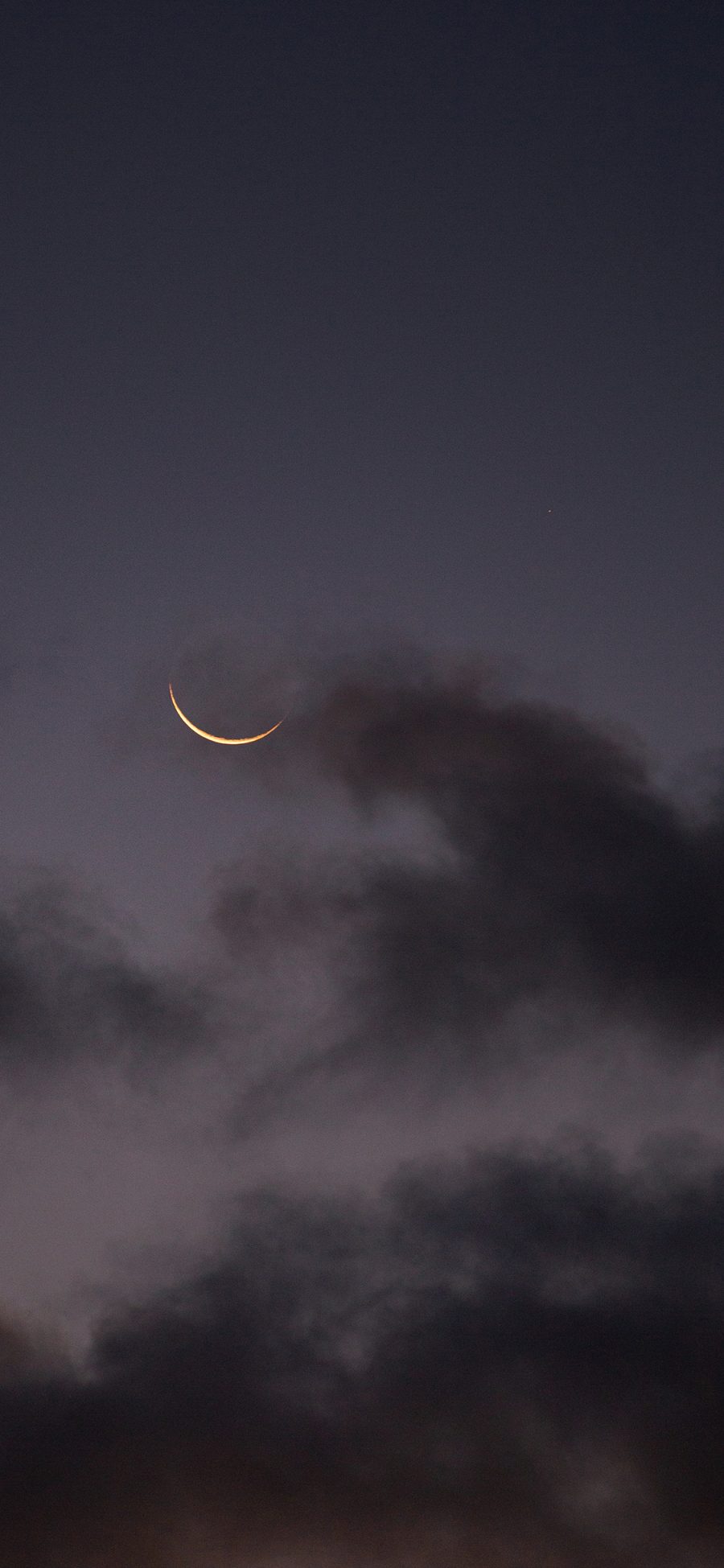 2436 1125 夜空天空黑云月亮苹果手机壁纸图片 全面屏手机壁纸