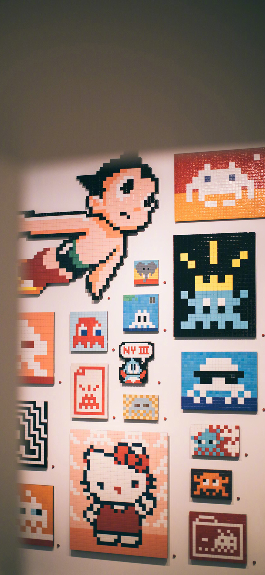 [2436×1125]卡通 角色 壁画 阿童木 HelloKitty 苹果手机动漫壁纸图片