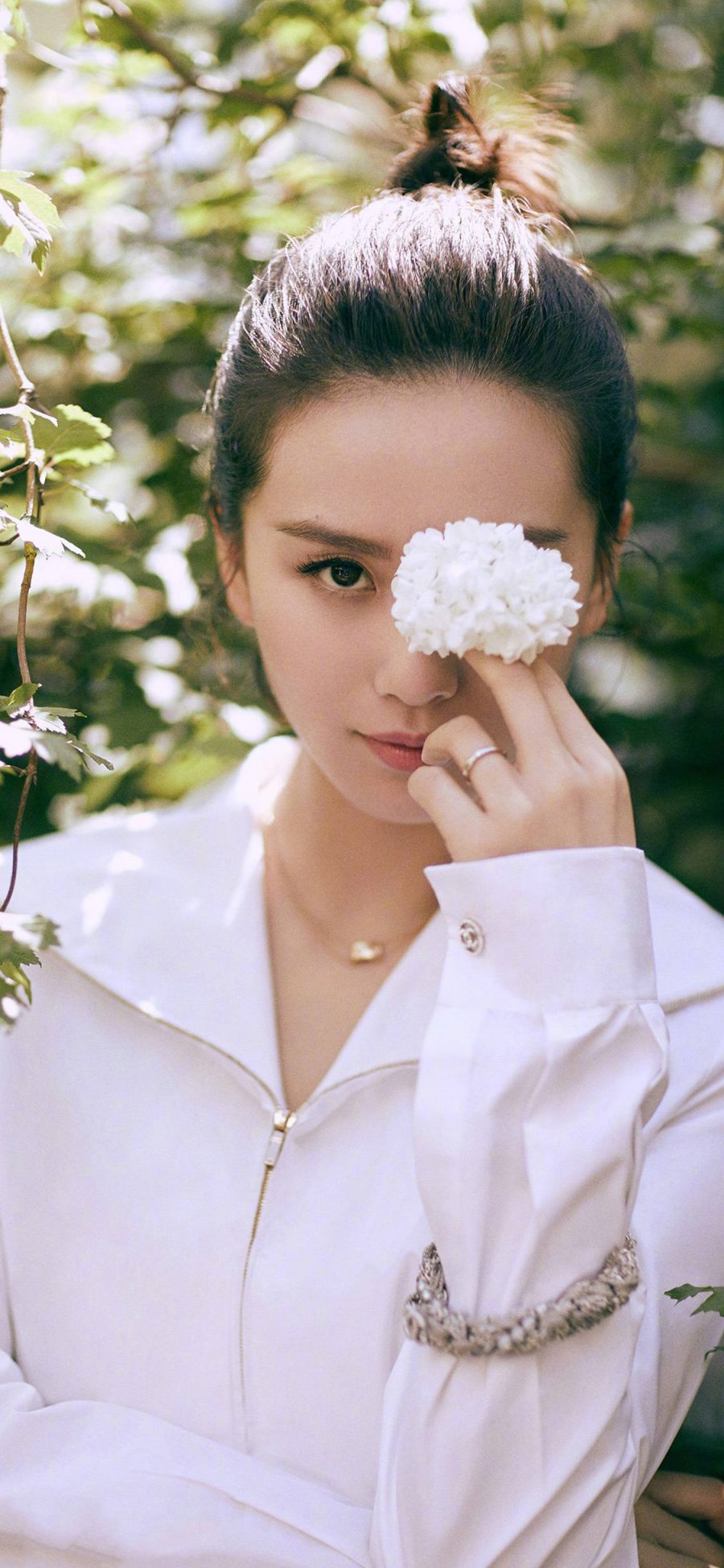 [2436×1125]刘诗诗 演员 明星 艺人 鲜花 苹果手机美女壁纸图片
