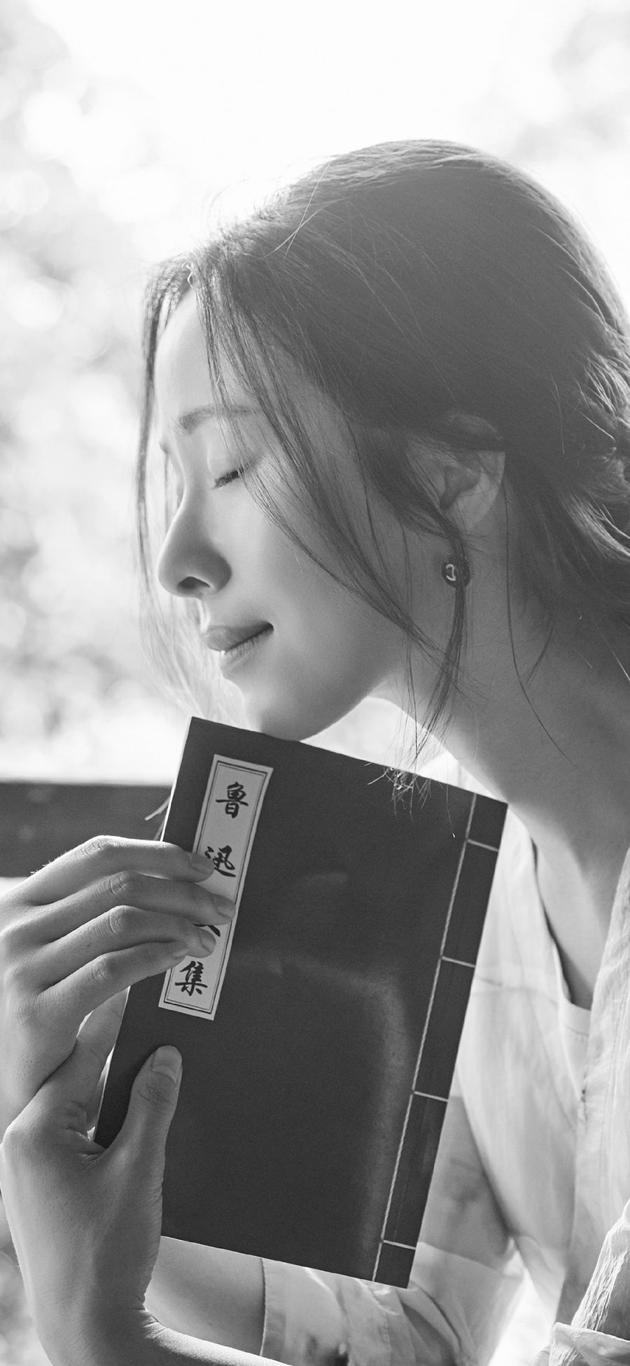 [2436×1125]江一燕 黑白 古典 演员 明星 艺人 知性 苹果手机美女壁纸图片