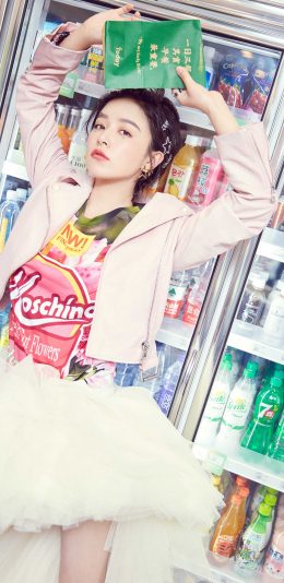 [2436x1125]阚清子 演员 明星 时尚 便利店 苹果手机美女壁纸图片