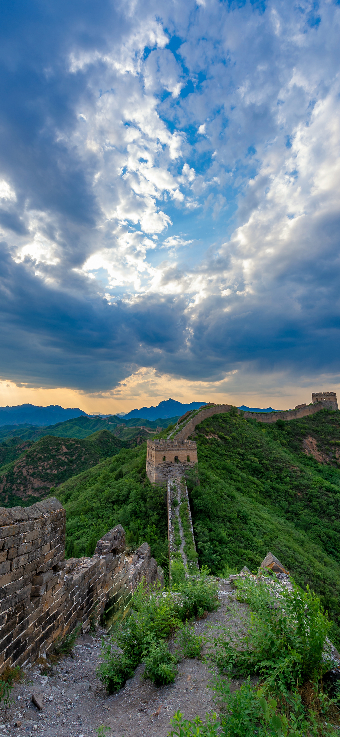 [2436×1125]万里长城 地标 中国 山脉 云彩 苹果手机壁纸图片
