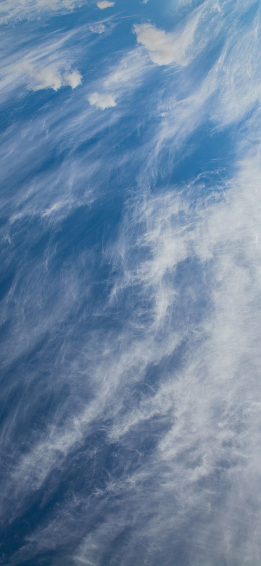 [2436×1125]云彩 薄云 蓝天 天空 苹果手机壁纸图片