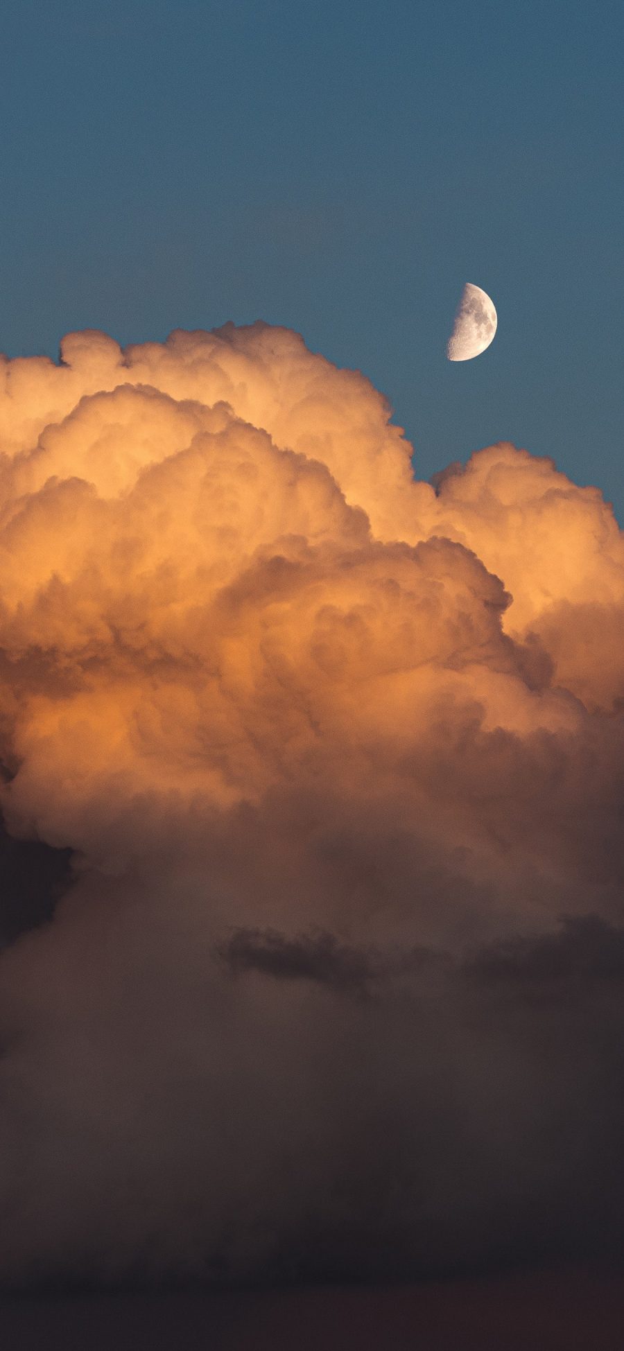[2436×1125]云空 云朵 月牙 傍晚 美景 苹果手机壁纸图片