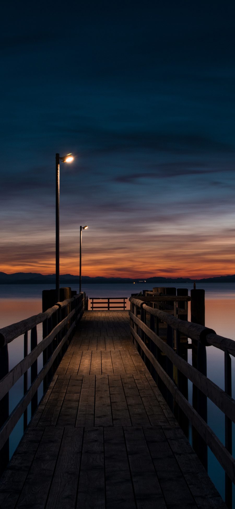 [2436×1125]唯美 夜景 湖泊 木桥 宁静 苹果手机壁纸图片