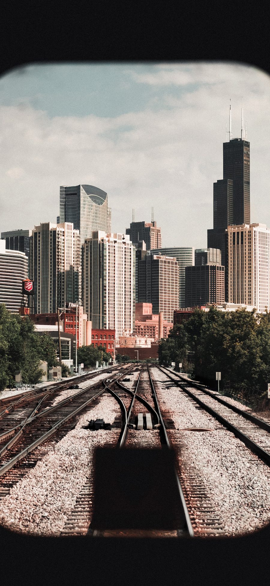 [2436×1125]城市 高 建筑 火车 轨道 苹果手机壁纸图片