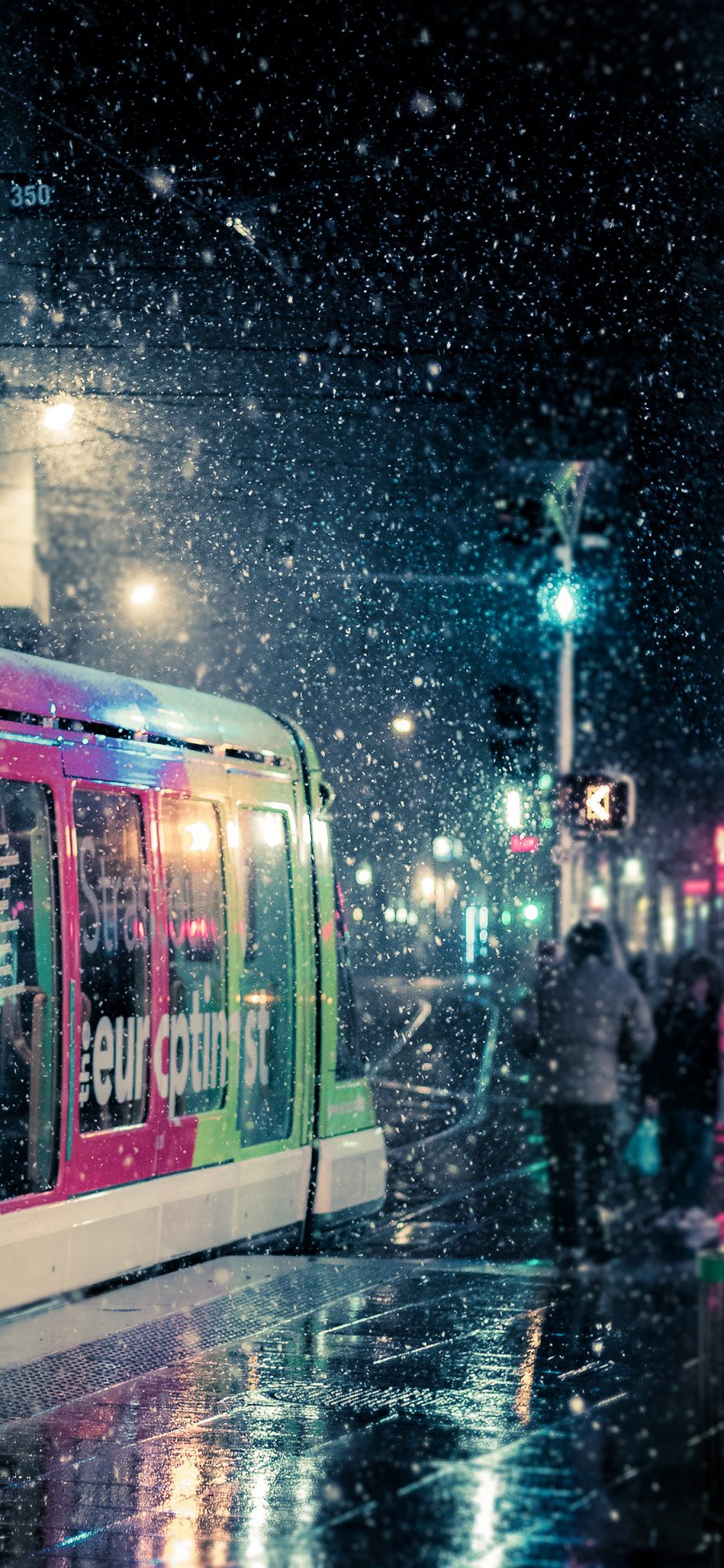 [2436×1125]夜晚 动车 下雪 雪景 苹果手机壁纸图片