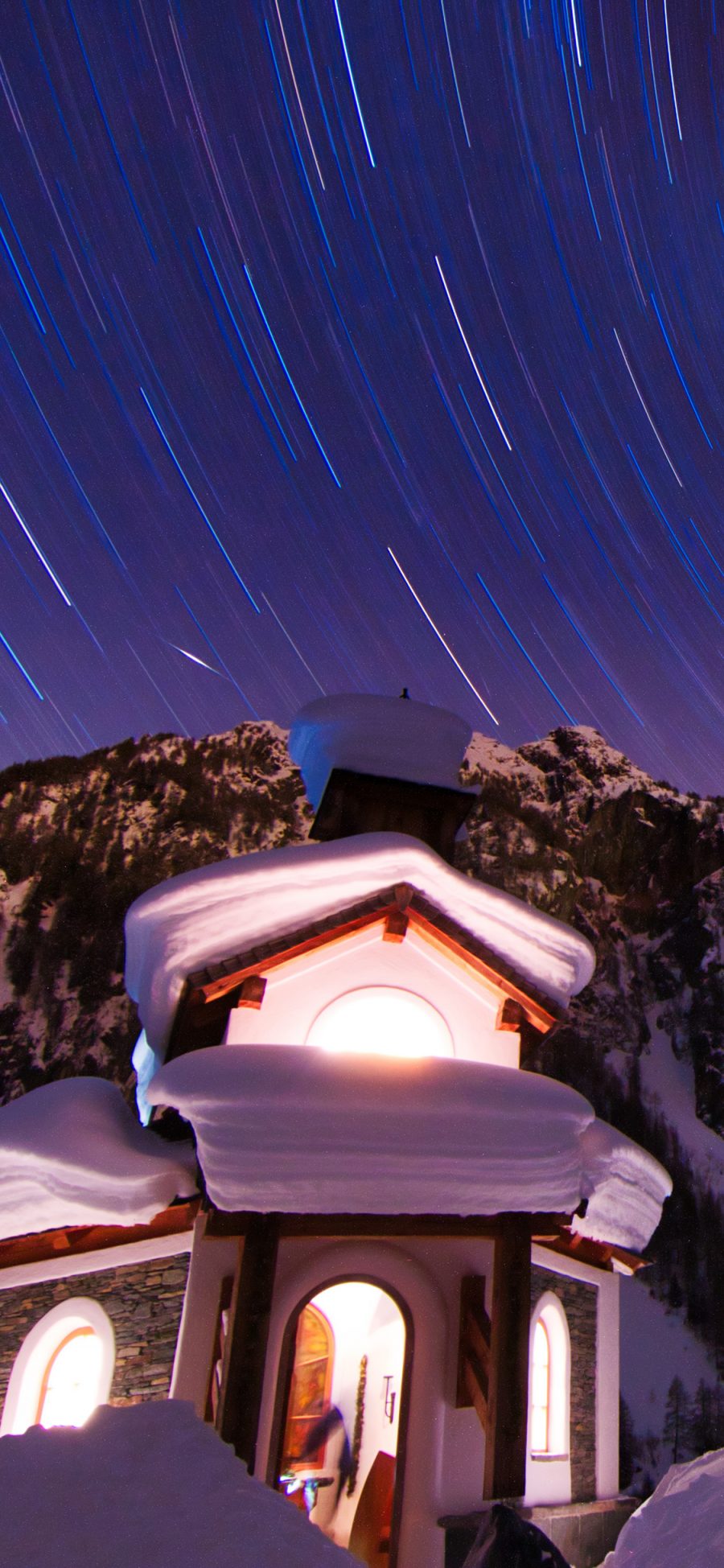 [2436×1125]夜晚 天象 光圈 房屋 苹果手机壁纸图片