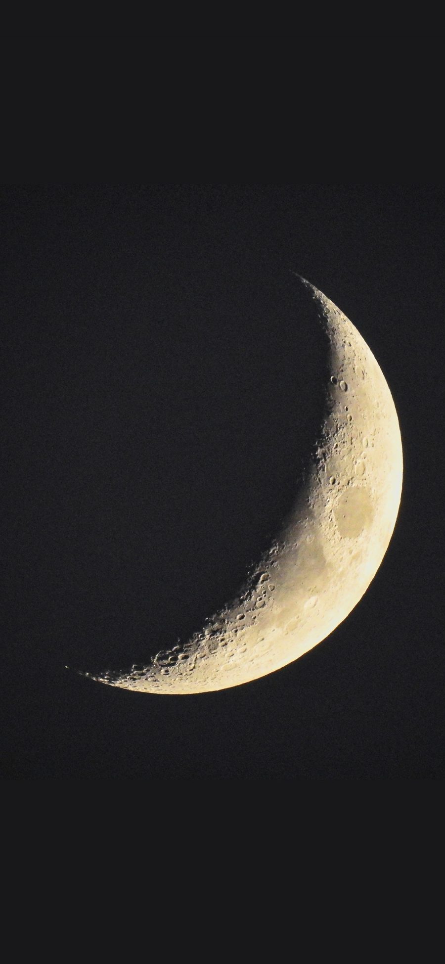 [2436×1125]夜晚 月亮 弯月 星球 苹果手机壁纸图片