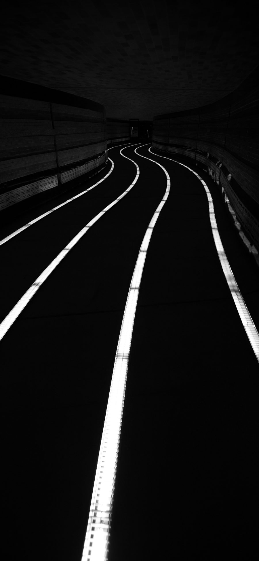 [2436×1125]夜晚 车道 灯光 走向 苹果手机壁纸图片