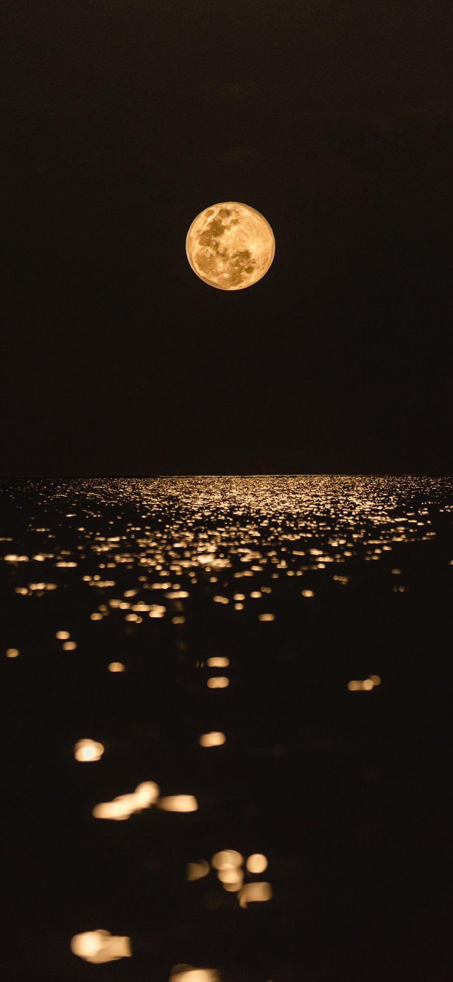 [2436×1125]夜景 月亮 大海 波光粼粼 苹果手机壁纸图片