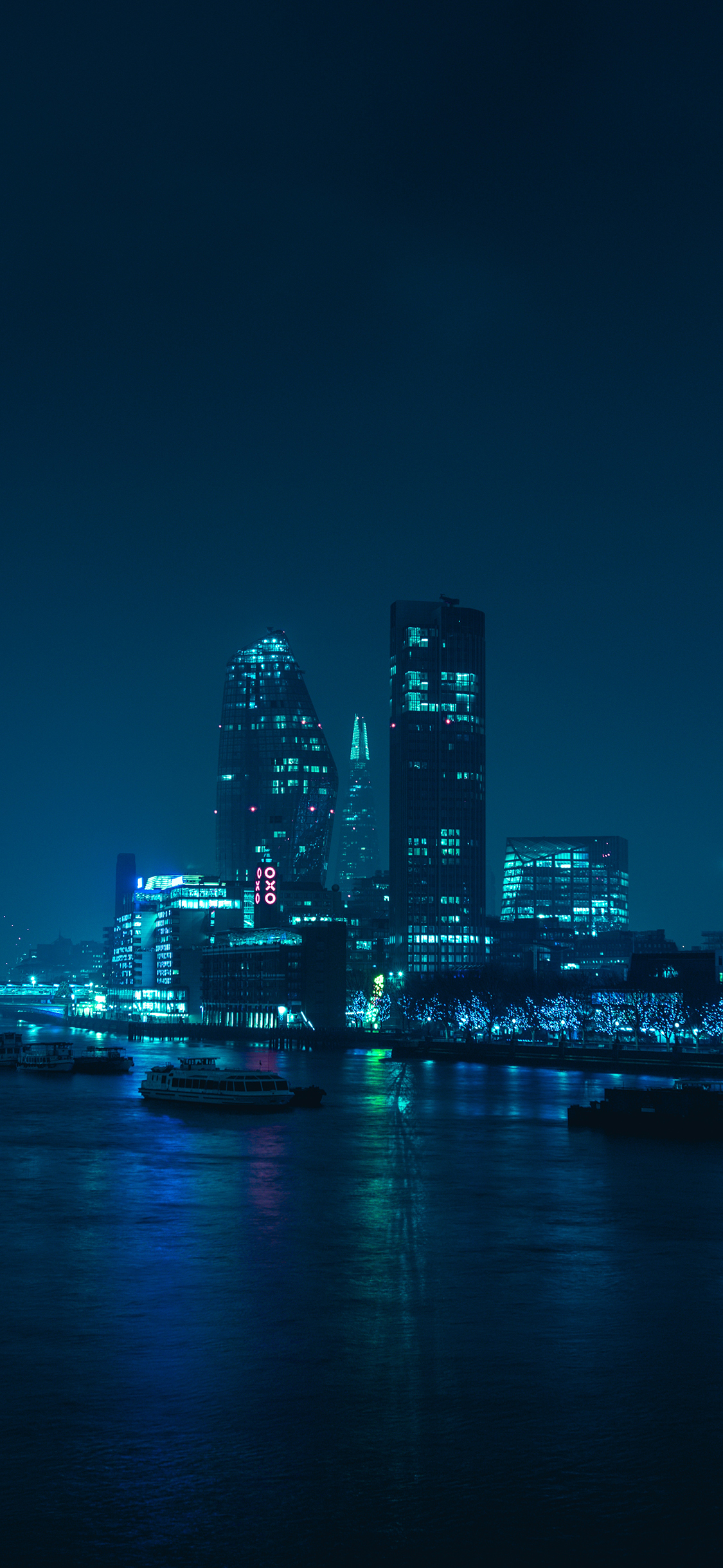 [2436×1125]夜景 江面 城市 灯光 江面 苹果手机壁纸图片