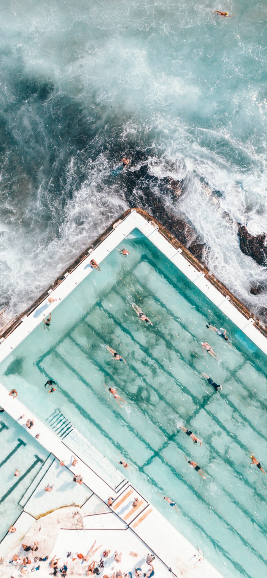 [2436×1125]大海 泳池 游泳 休闲 度假 苹果手机壁纸图片