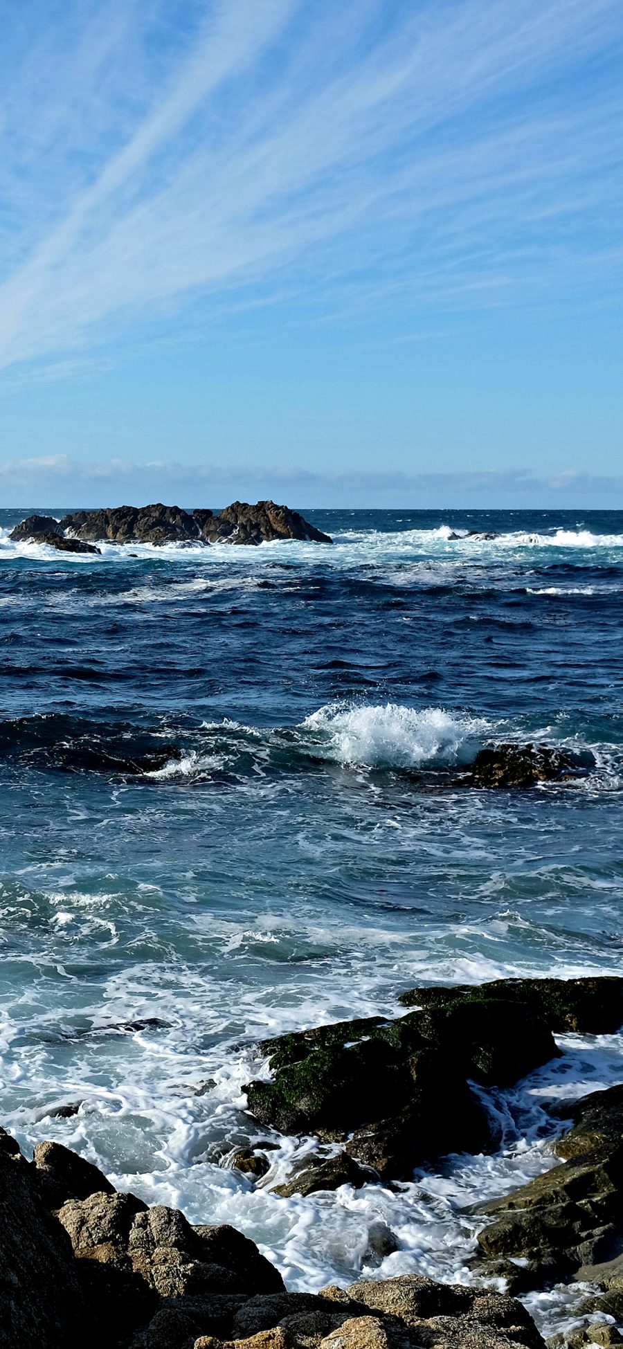 [2436×1125]大海 海岸 石头 海浪 浪花 苹果手机壁纸图片