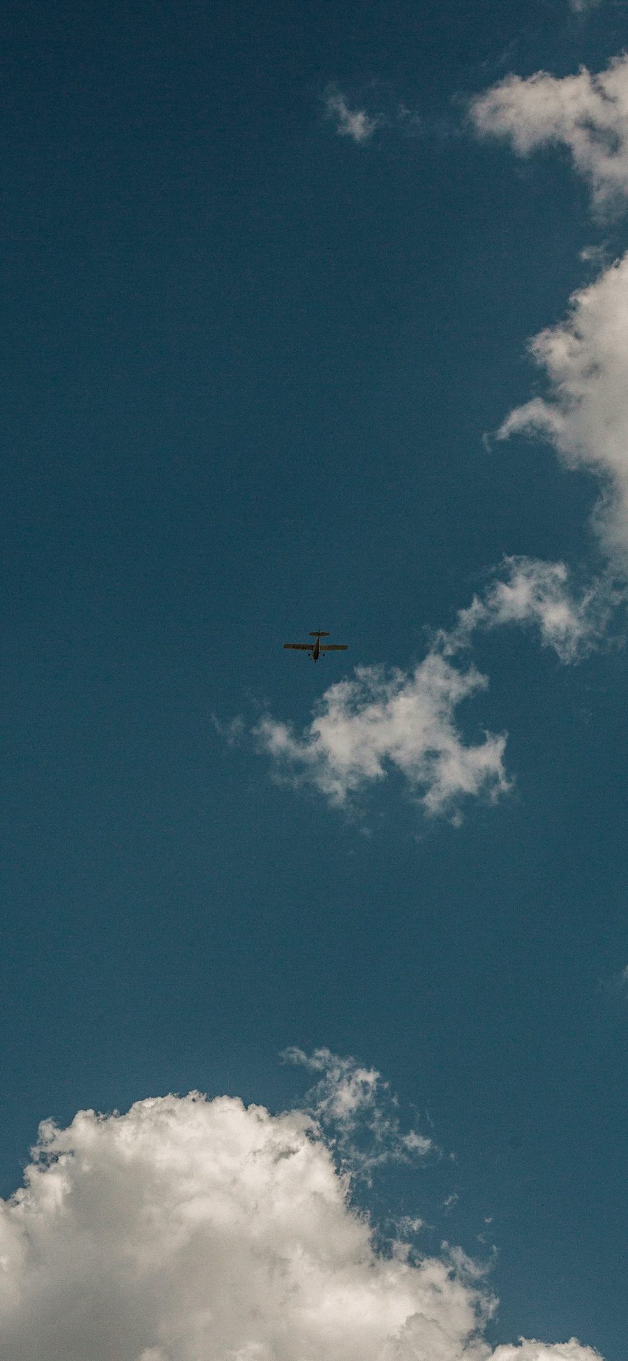 [2436×1125]天空 云彩 蔚蓝 飞机 航空 苹果手机壁纸图片