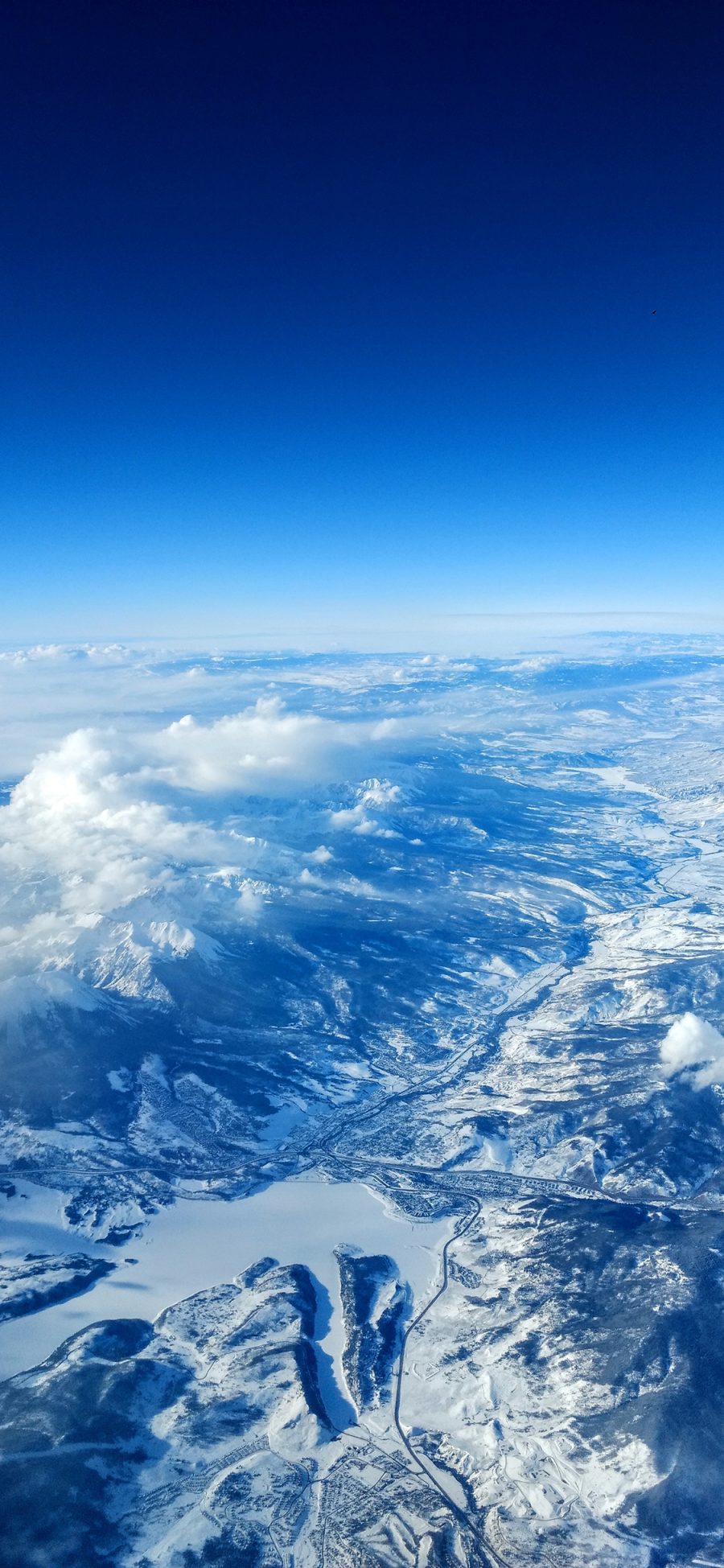 [2436×1125]天空 蔚蓝 大气层 俯拍 苹果手机壁纸图片