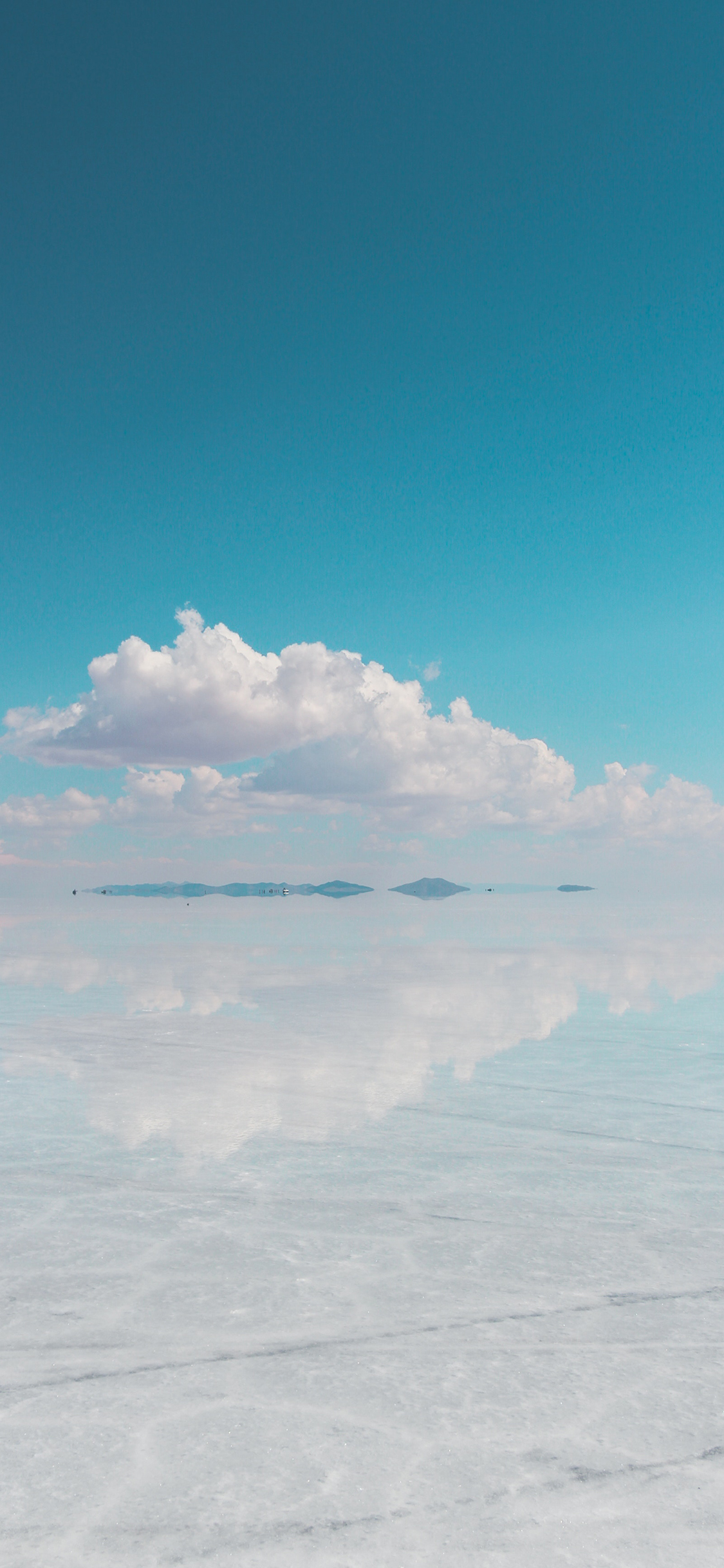 [2436×1125]天空之静 唯美 镜面 倒映 苹果手机壁纸图片