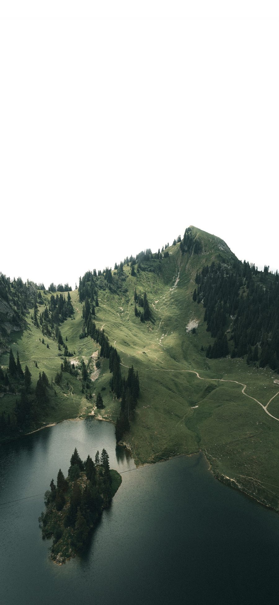 [2436×1125]山峰 植被 树木 湖泊 苹果手机壁纸图片