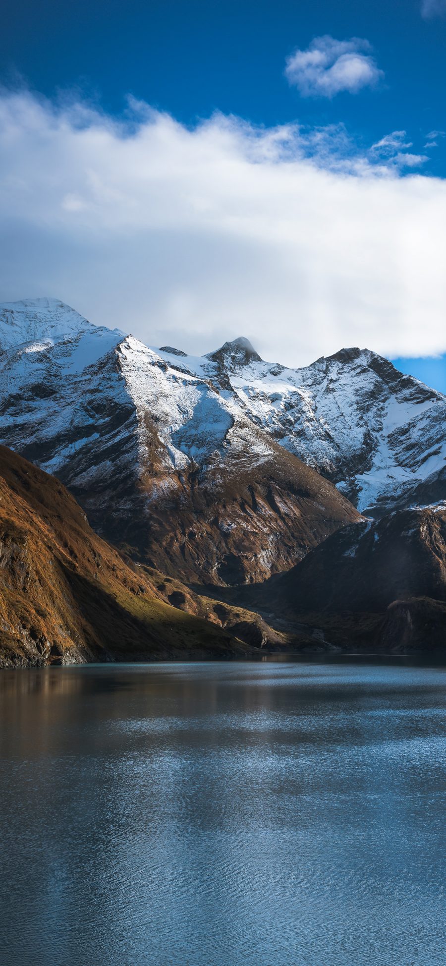 [2436×1125]山水 雪峰 湖水 水面 蓝天 白云 苹果手机壁纸图片