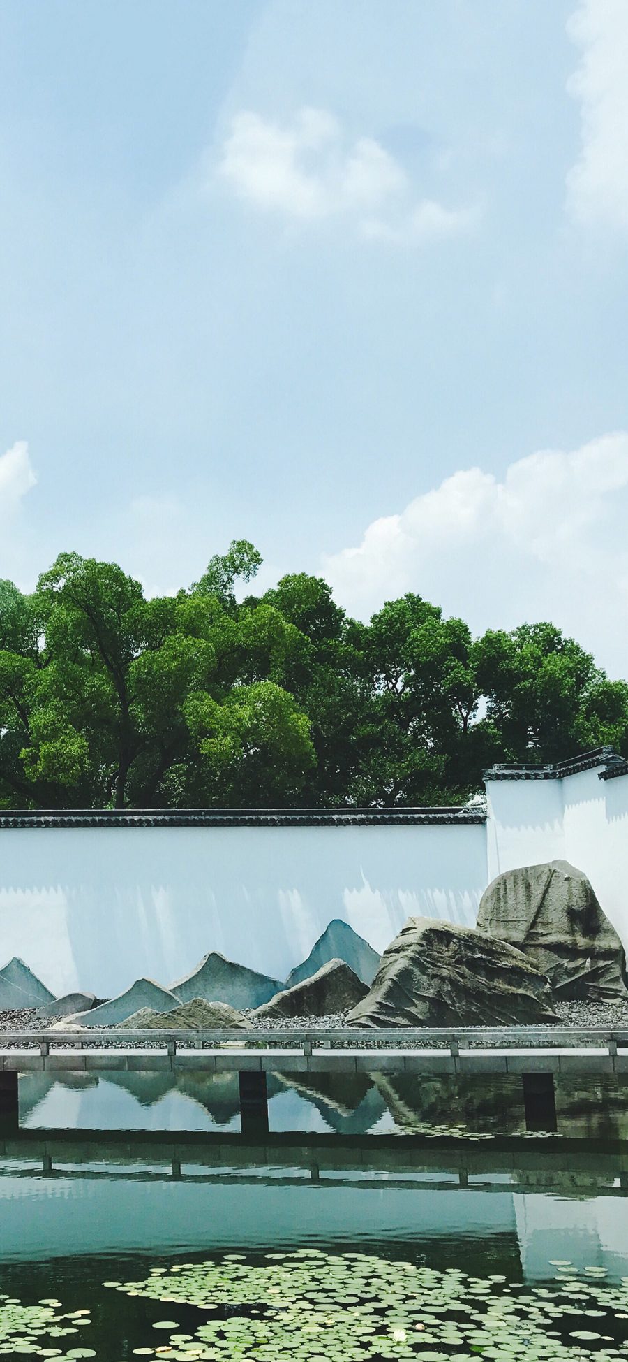 [2436×1125]庭院 山水 天空 风水 苹果手机壁纸图片