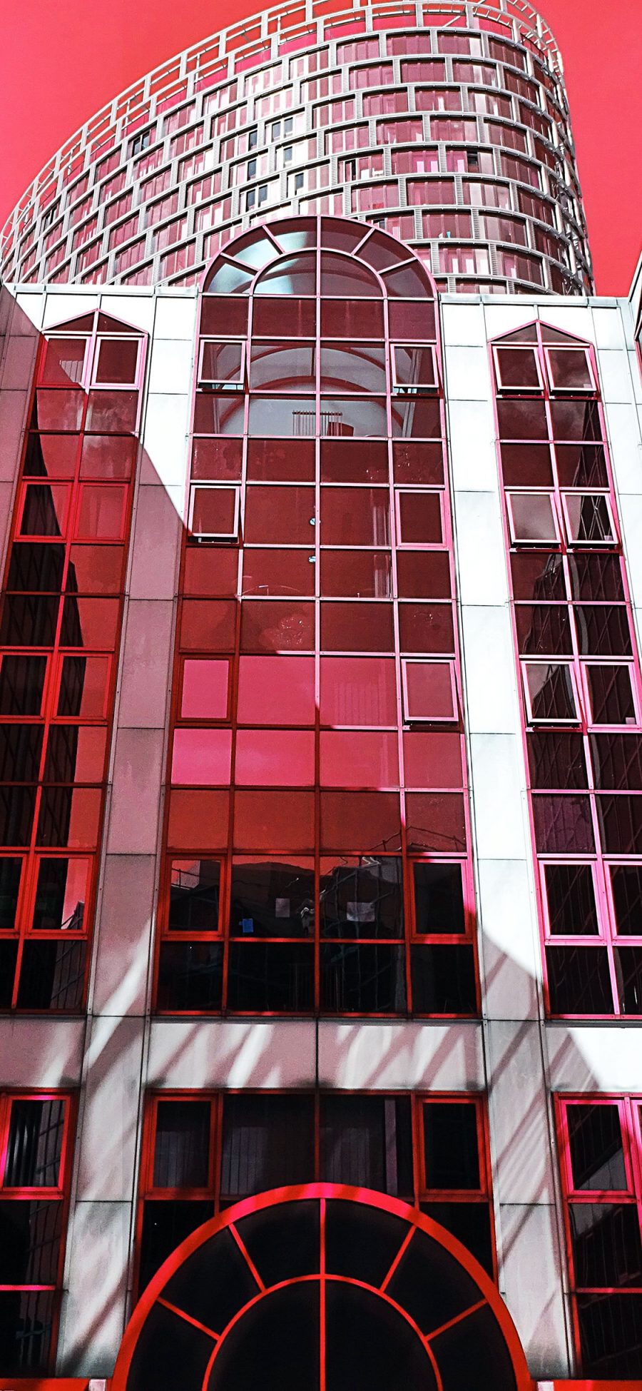 [2436×1125]建筑 红色 现代 楼房 苹果手机壁纸图片