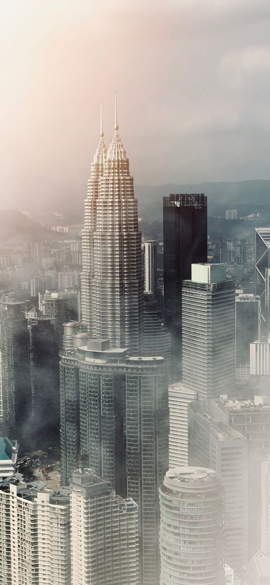 [2436×1125]建筑 高楼大厦 城市 高楼 云雾 苹果手机壁纸图片