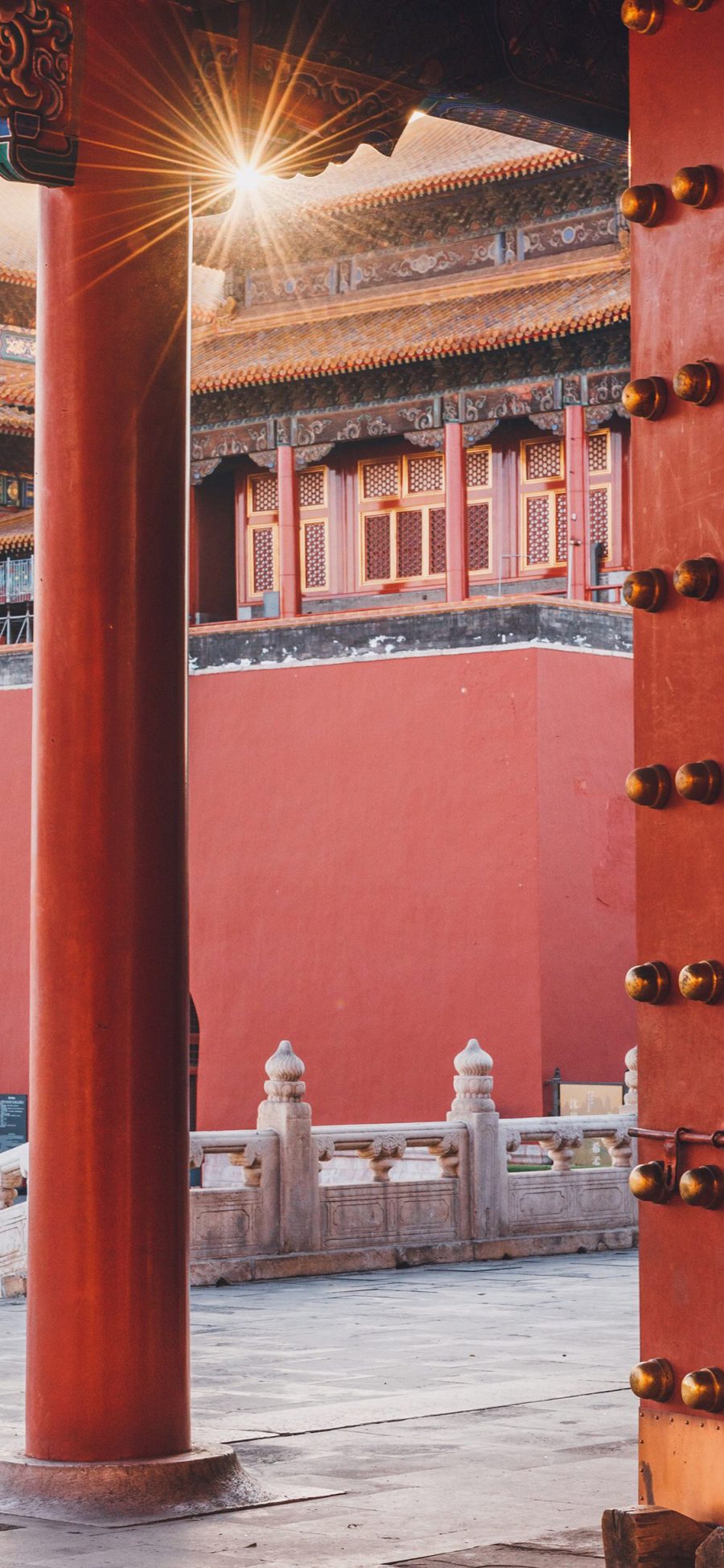 [2436×1125]故宫 建筑 红墙 柱子 门 苹果手机壁纸图片