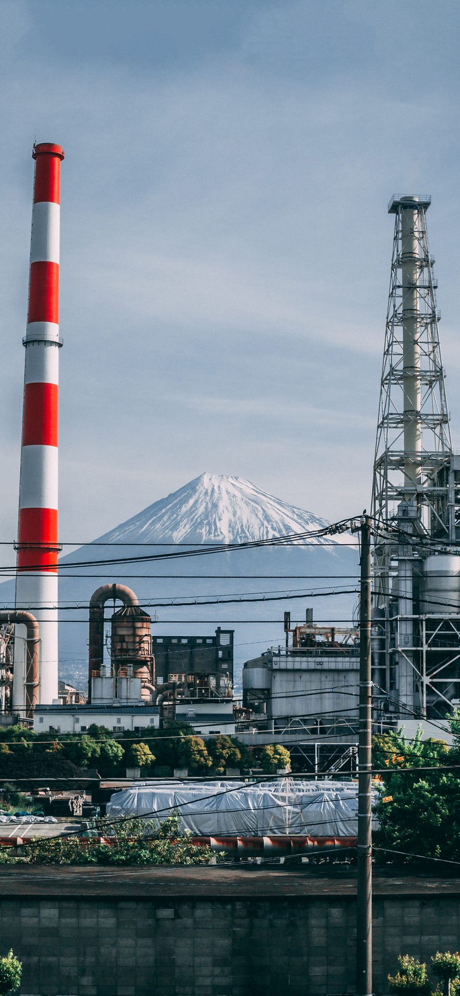 [2436×1125]日本 富士山 房屋 电塔 苹果手机壁纸图片