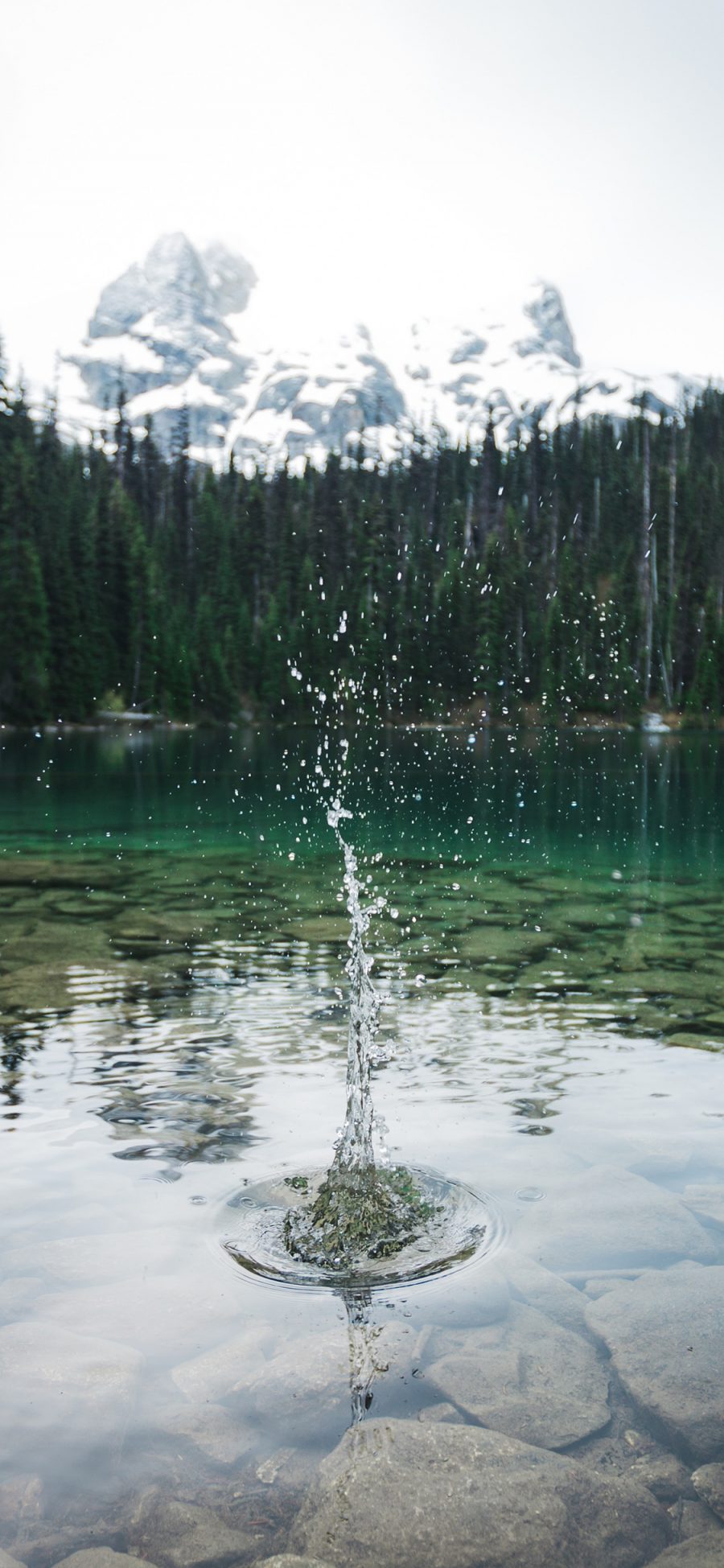 [2436×1125]景色 水花 湖水 清澈 苹果手机壁纸图片