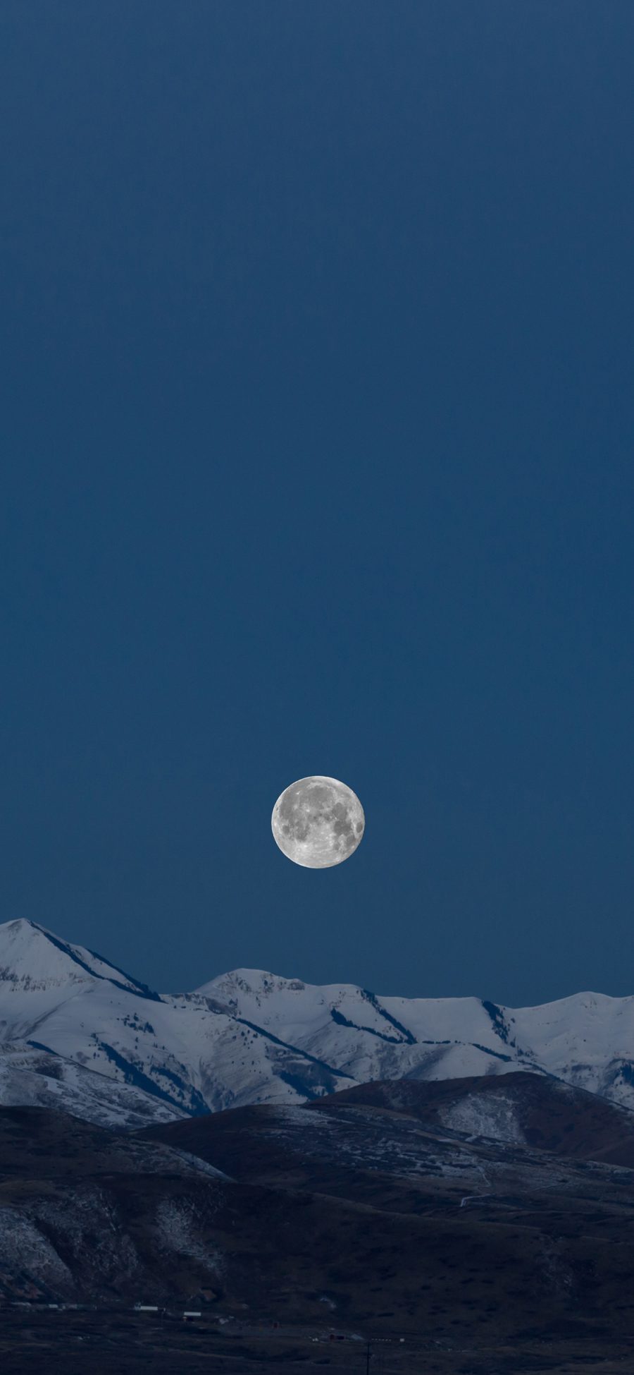 [2436×1125]月亮 蓝色 夜晚 雪山 苹果手机壁纸图片