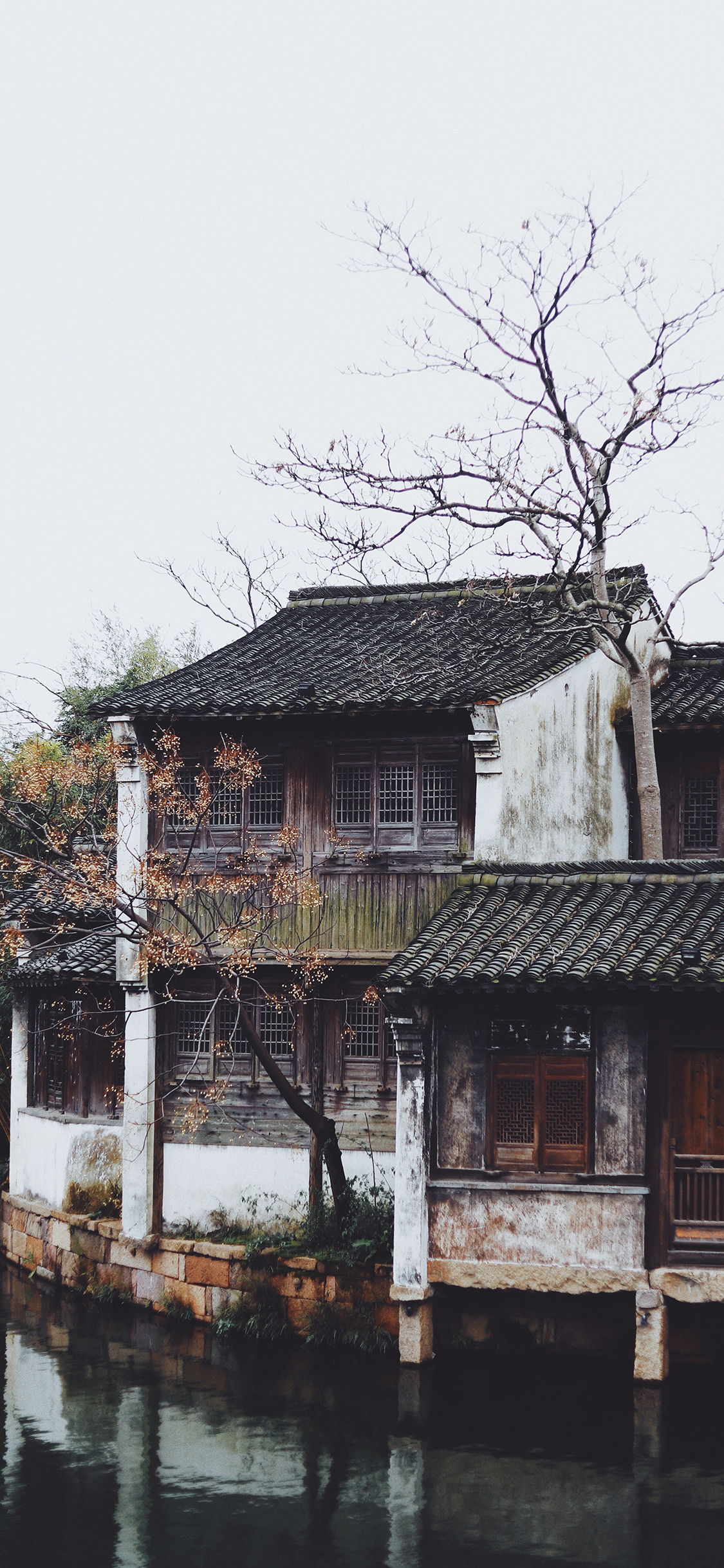 [2436×1125]水乡 建筑 房屋 傍水 苹果手机壁纸图片