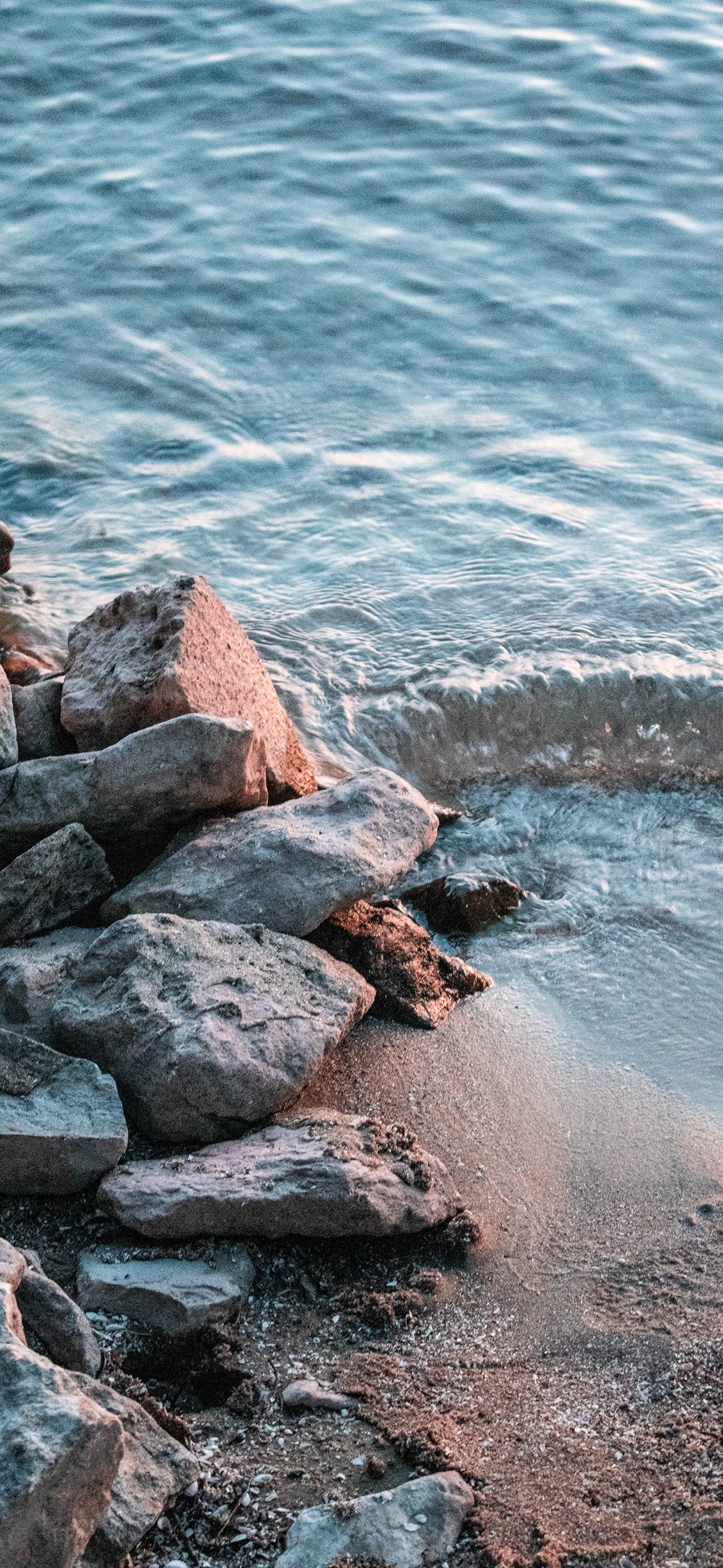 [2436×1125]流水 岩石 流沙 水流 苹果手机壁纸图片