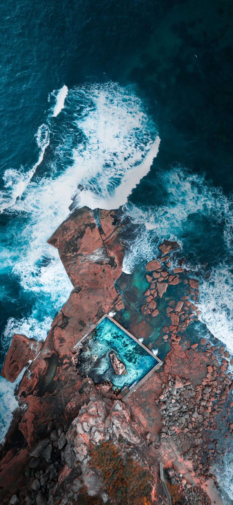 [2436×1125]海岸 海浪 泳池 礁石 苹果手机壁纸图片