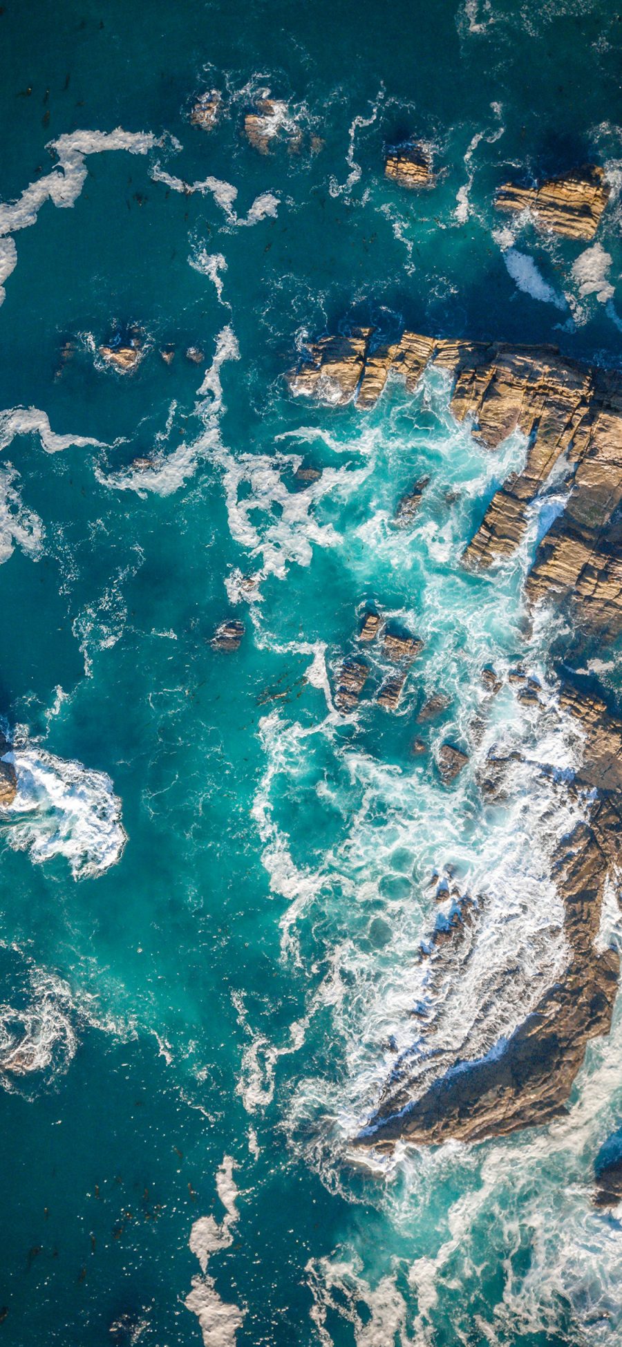 [2436×1125]海岸 礁石 海浪 侵蚀 苹果手机壁纸图片