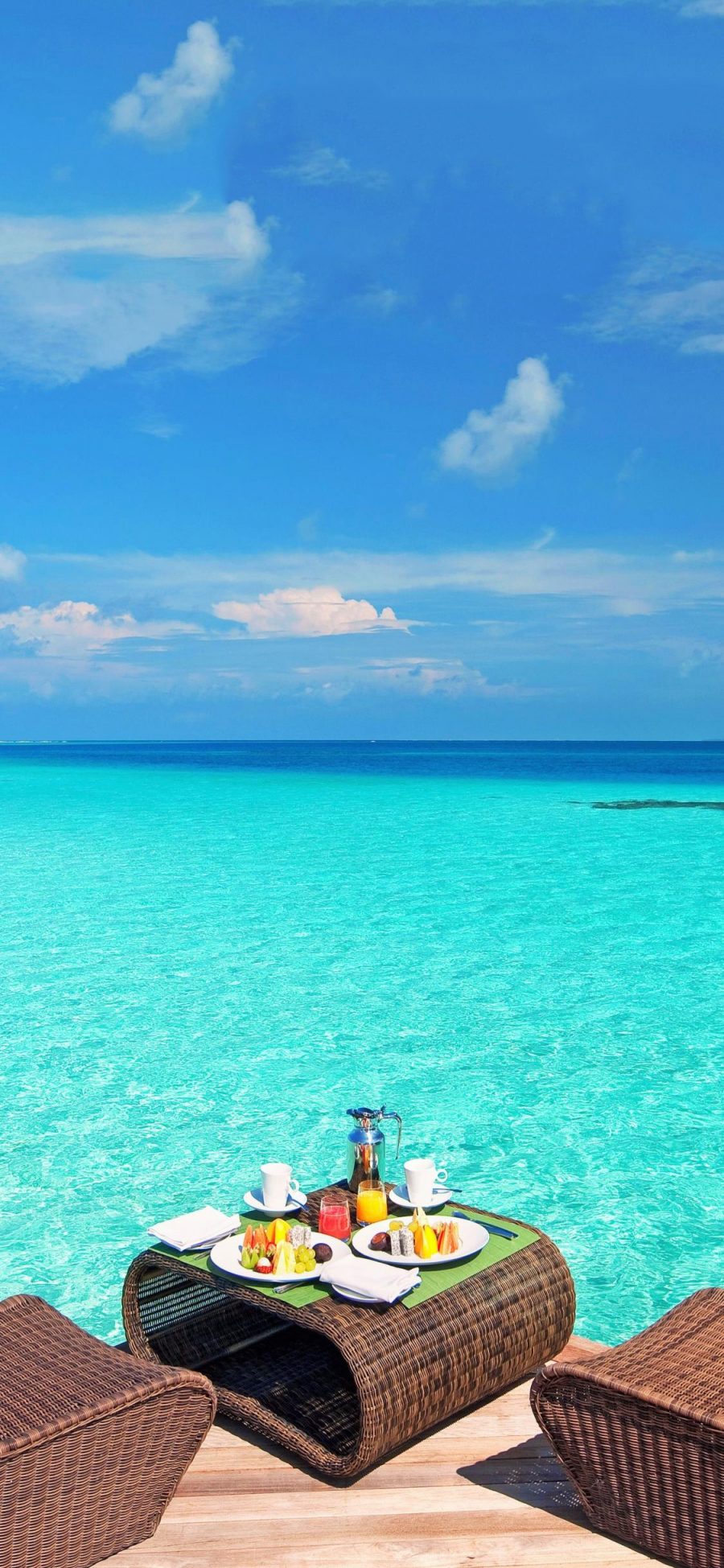 [2436×1125]海景 大海 湛蓝 美食 休闲度假 苹果手机壁纸图片