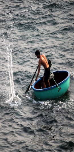 [2436x1125]海景 海上的小渔船 捕鱼 苹果手机壁纸图片