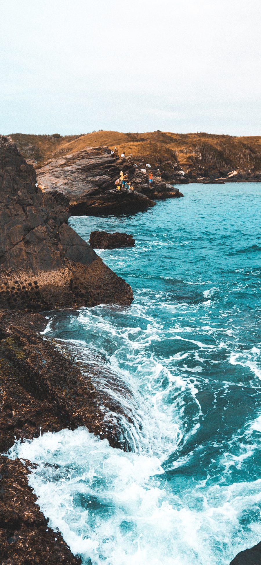 [2436×1125]海浪 浪花 礁石 大海 苹果手机壁纸图片