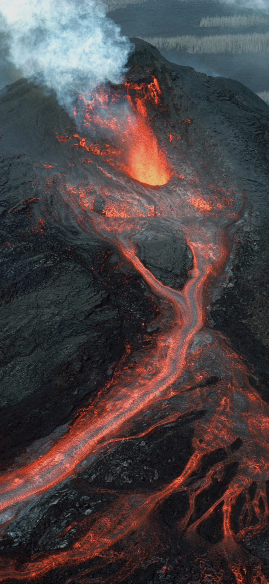 [2436×1125]火山 爆发 岩浆 自然 苹果手机壁纸图片