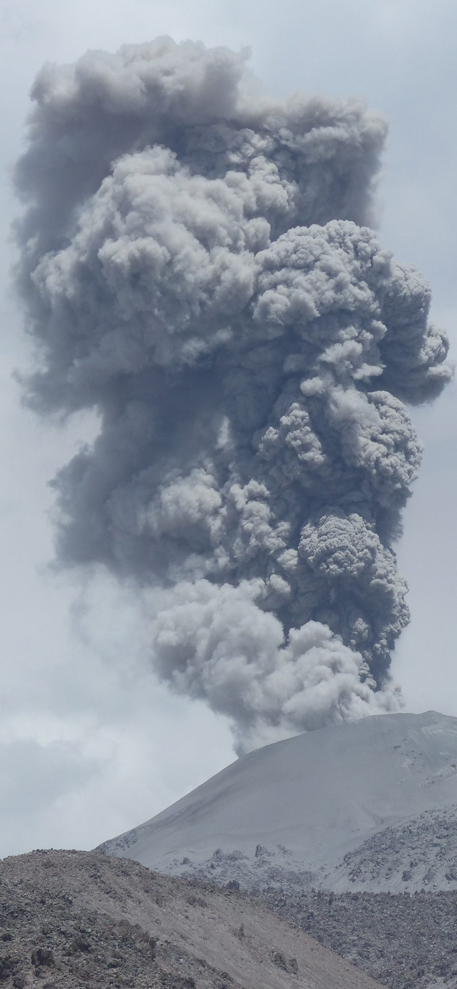 [2436×1125]火山 自然 烟雾 爆发 苹果手机壁纸图片