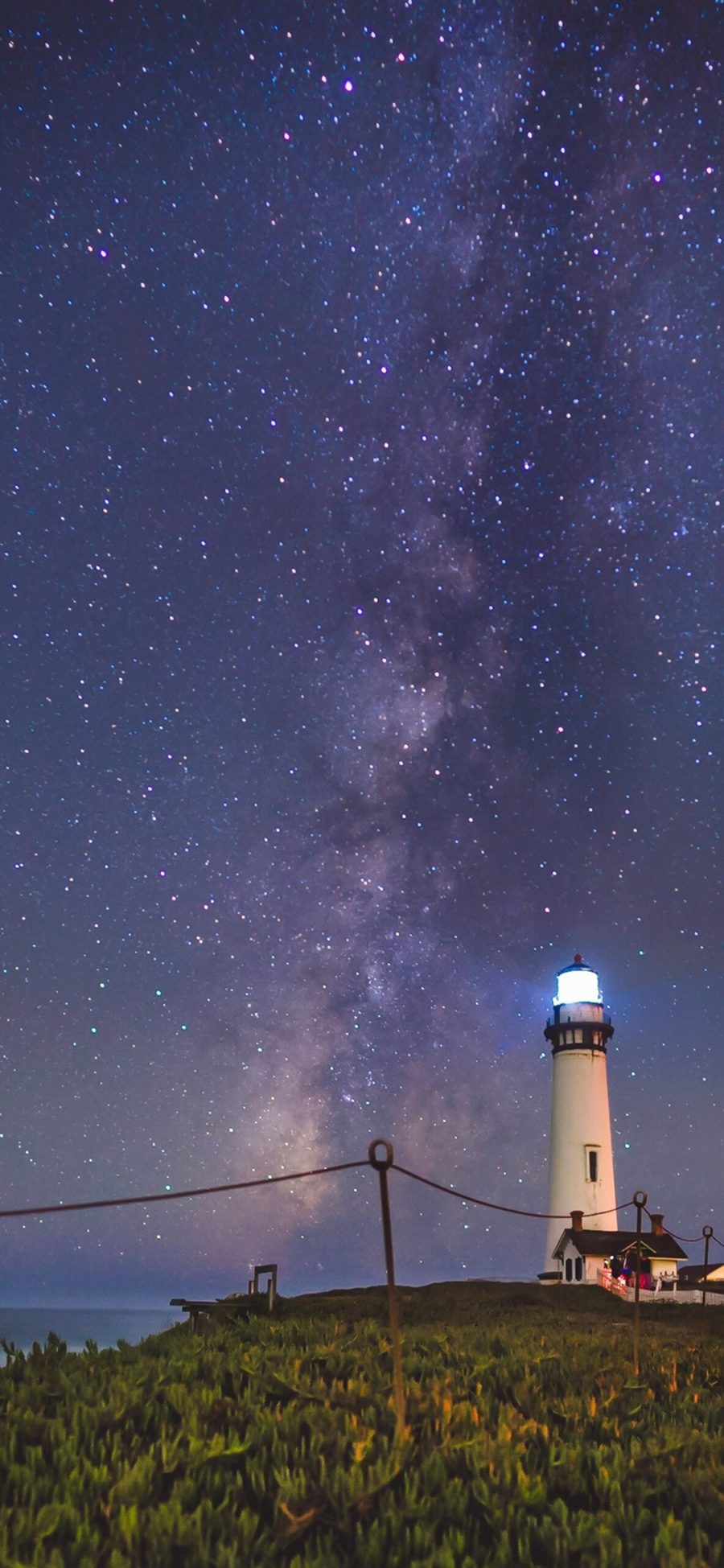 [2436×1125]灯塔 星空 夜晚 璀璨 苹果手机壁纸图片