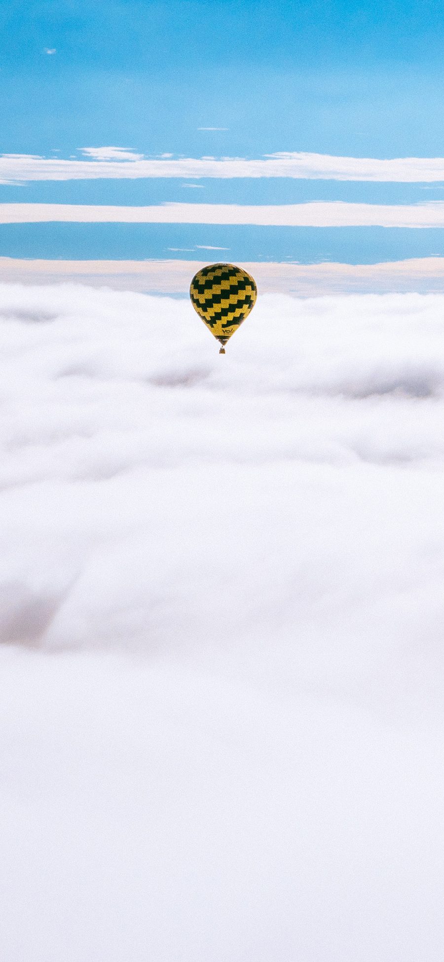 [2436×1125]热气球 飞行 云端 云层 高空 苹果手机壁纸图片
