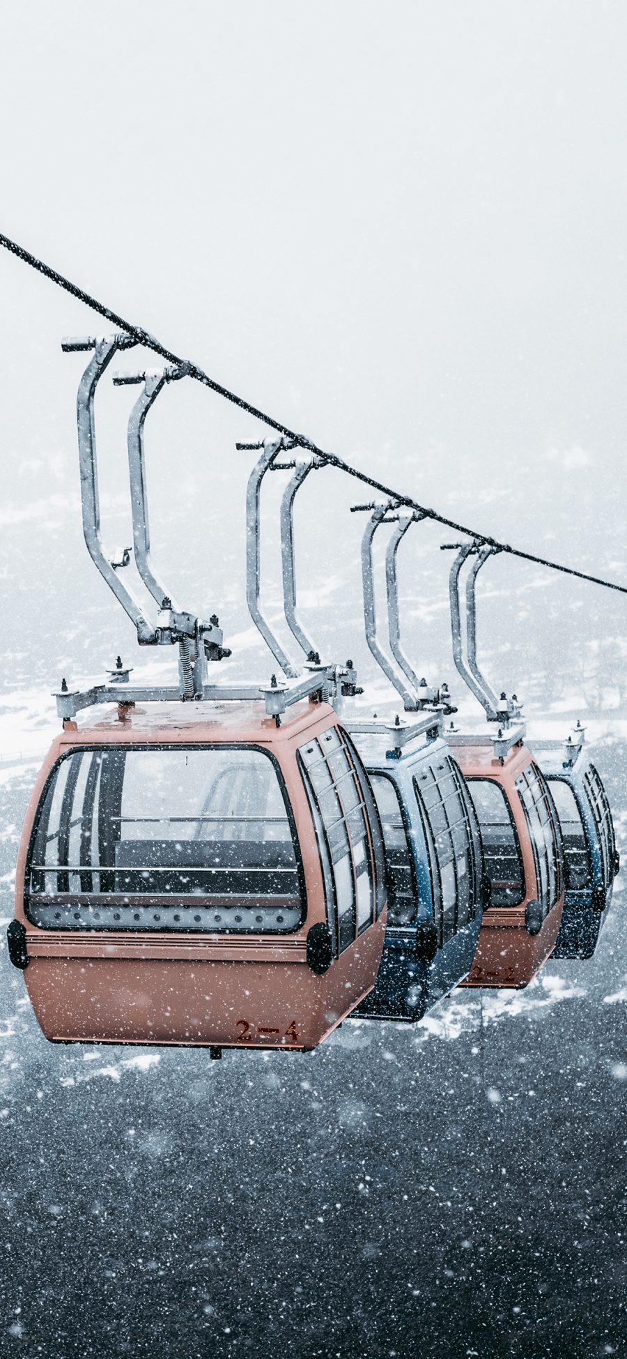 [2436×1125]缆车 悬空 滑行 雪天 苹果手机壁纸图片