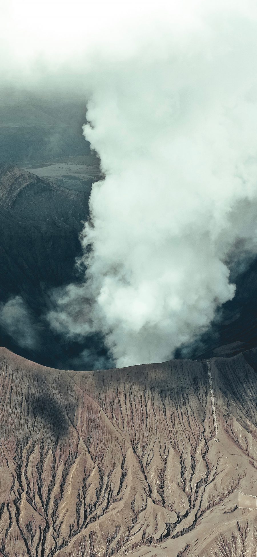 [2436×1125]自然 火山 烟雾 山脉 苹果手机壁纸图片