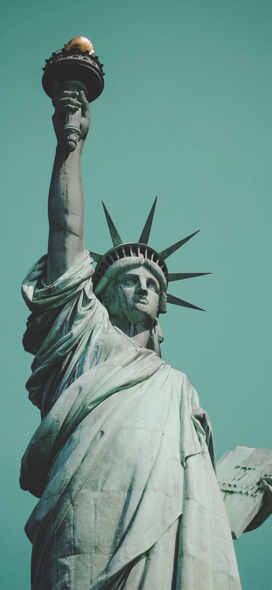 [2436×1125]自由女神 雕塑 美国 标志性 苹果手机壁纸图片