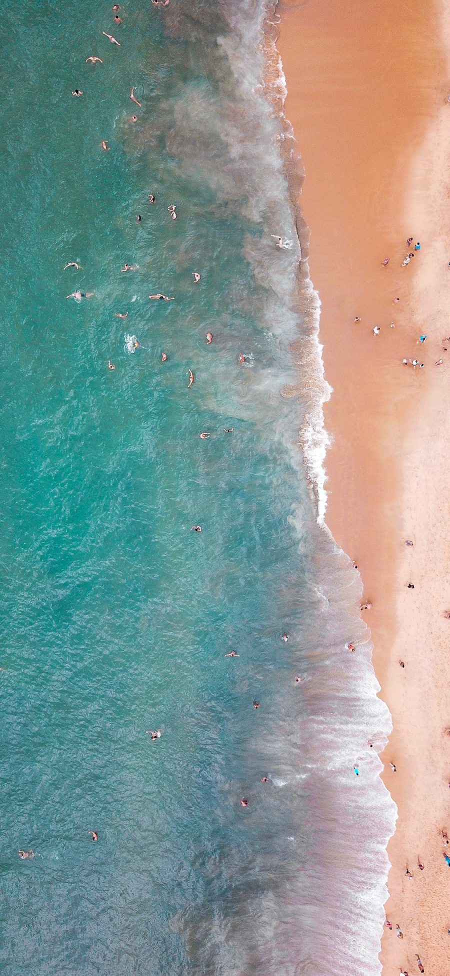 [2436×1125]航拍 大海 沙滩 游泳 度假 苹果手机壁纸图片
