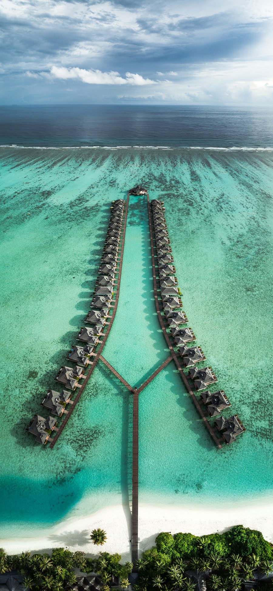 [2436×1125]航拍 度假 海景 休闲 苹果手机壁纸图片