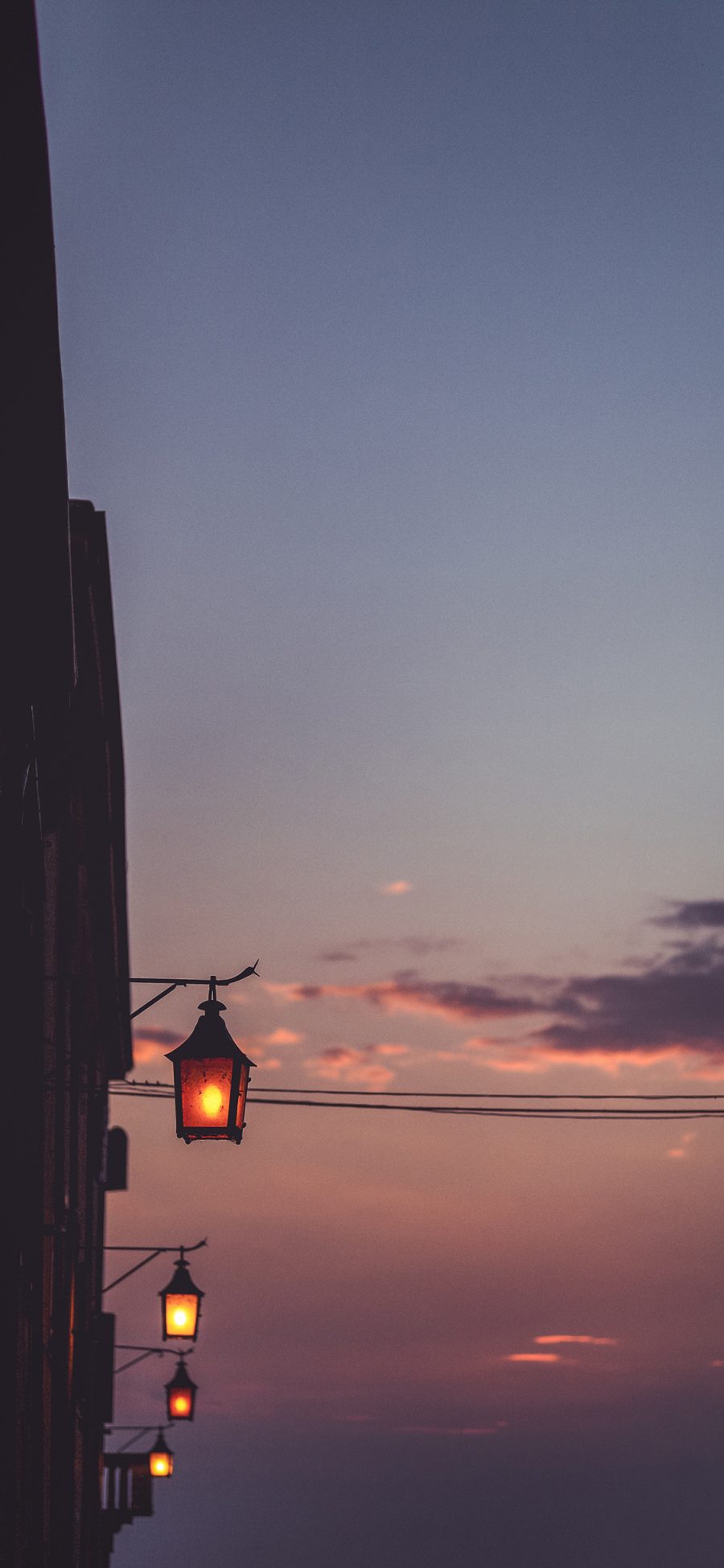[2436×1125]街灯 照明 云空 唯美 静谧 苹果手机壁纸图片
