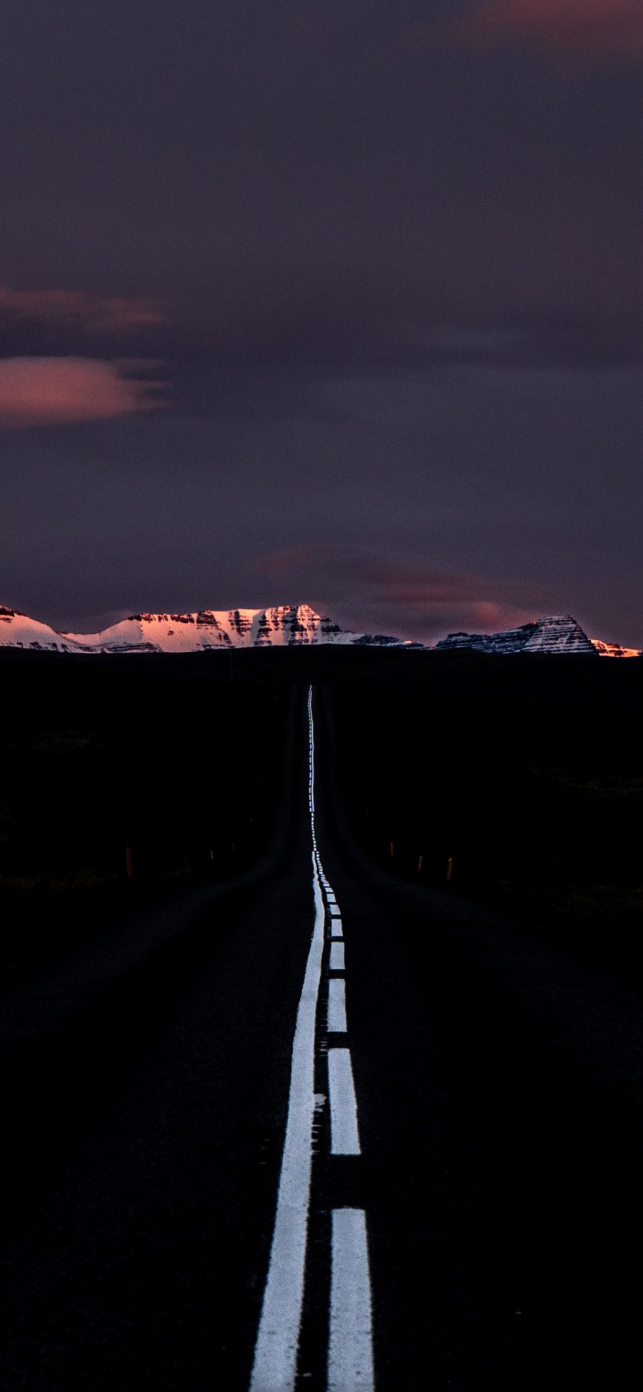 [2436×1125]道路 远景 山峰 傍晚 苹果手机壁纸图片